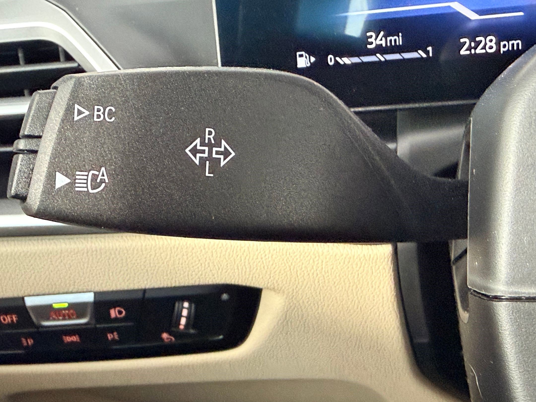 New 2026 BMW 330i Sedan w/ M Sport Package RWD image 30