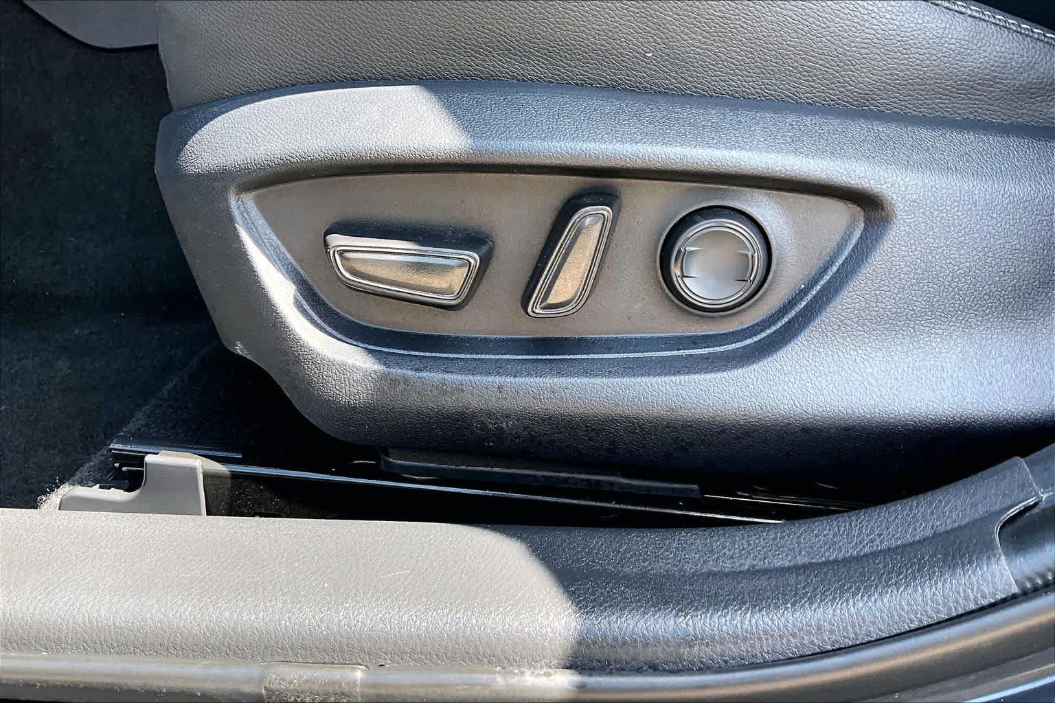 Used 2026 Toyota Camry SE FWD image 33