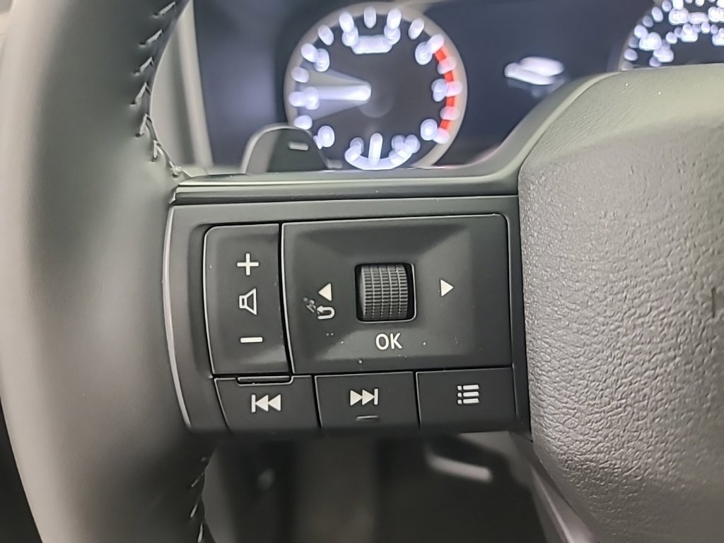 Used 2026 Nissan Rogue SV AWD/4WD image 27