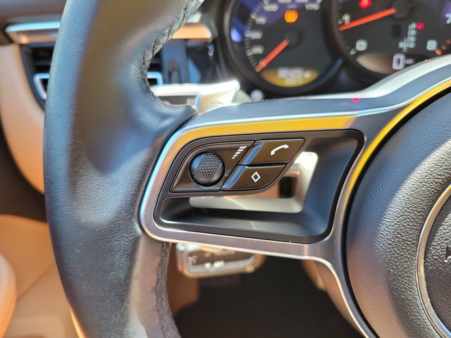 Certified 2020 Porsche Macan AWD/4WD image 27