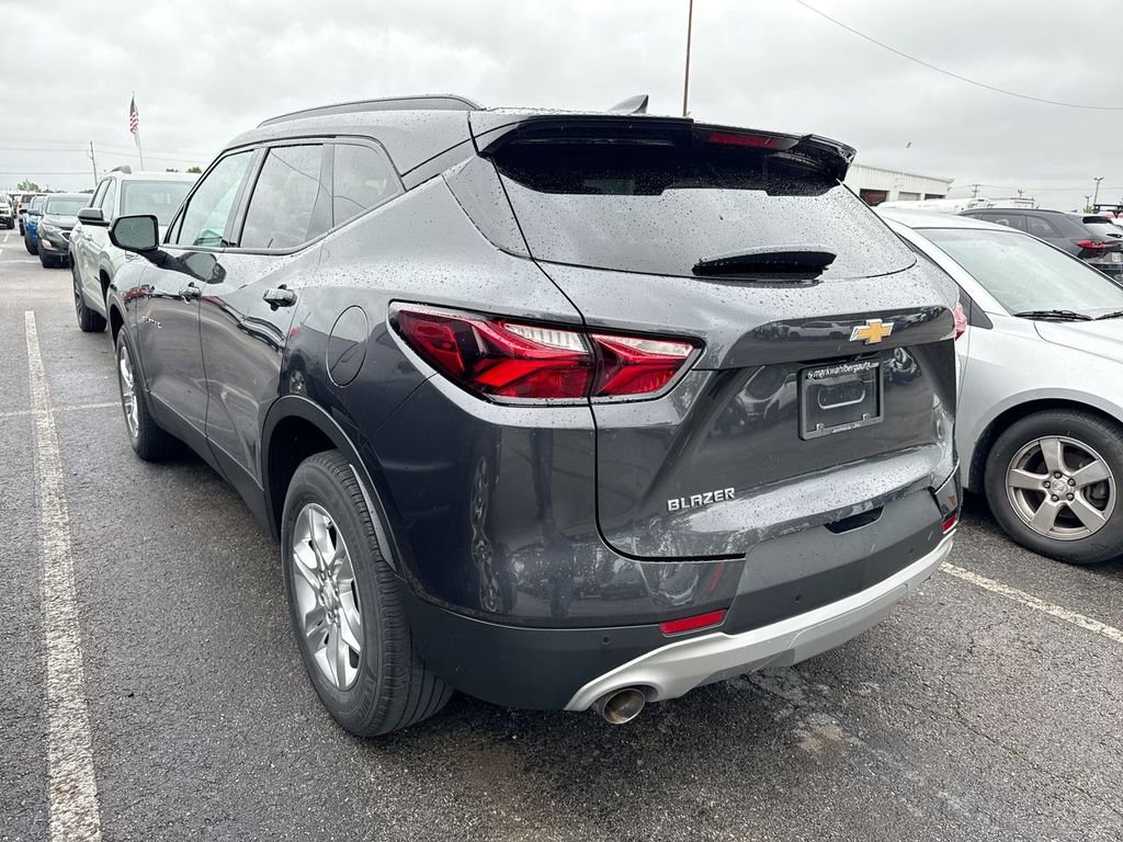 Used 2021 Chevrolet Blazer LT FWD image 2