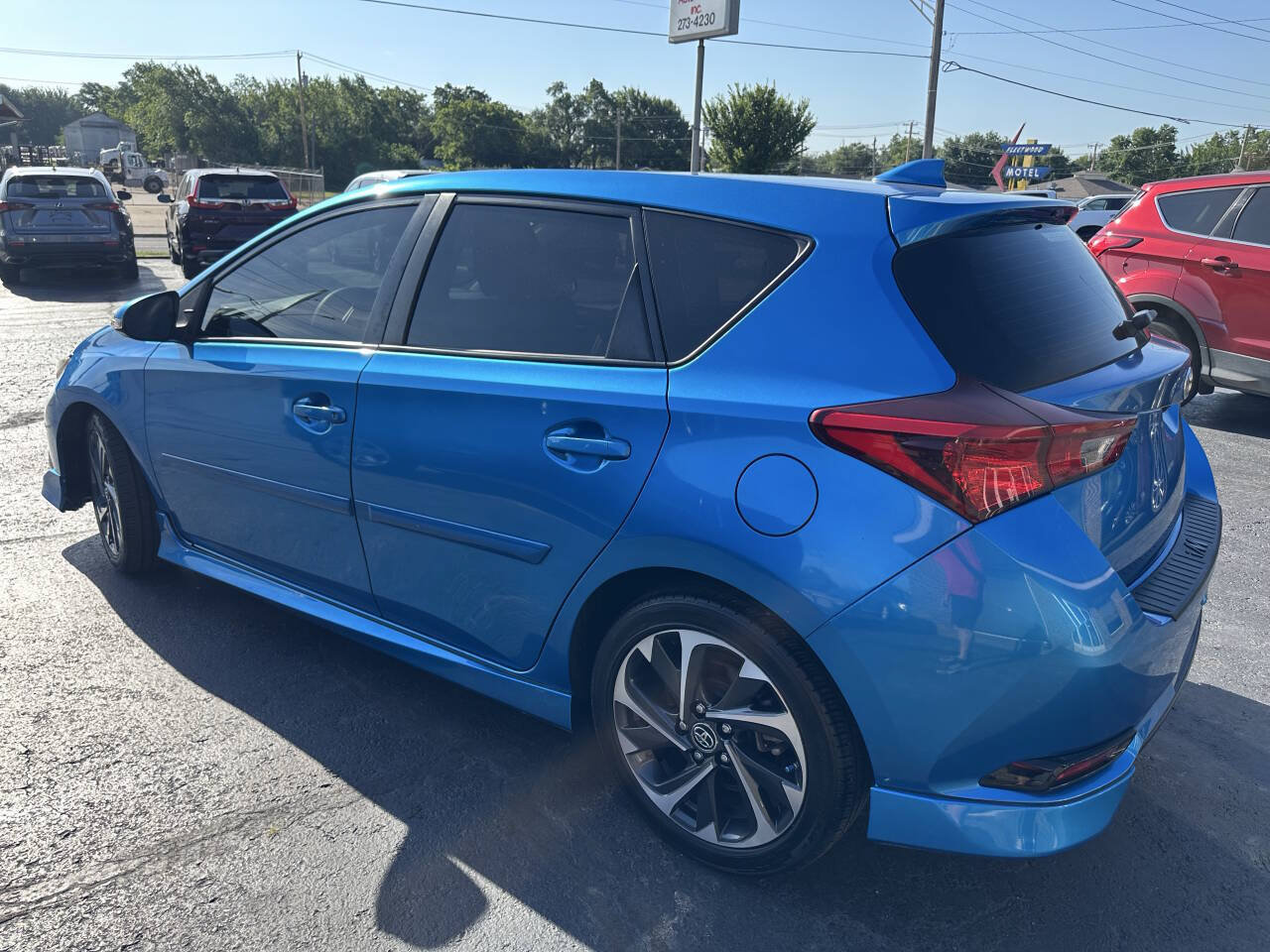 Used 2017 Toyota Corolla iM FWD image 8