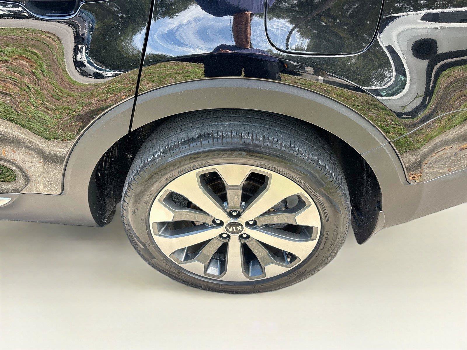 Used 2020 Kia Telluride S FWD image 32