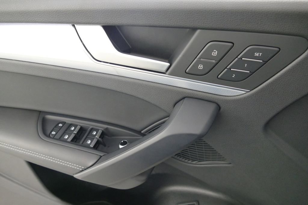 Certified 2025 Audi Q5 2.0T Premium Plus image 25