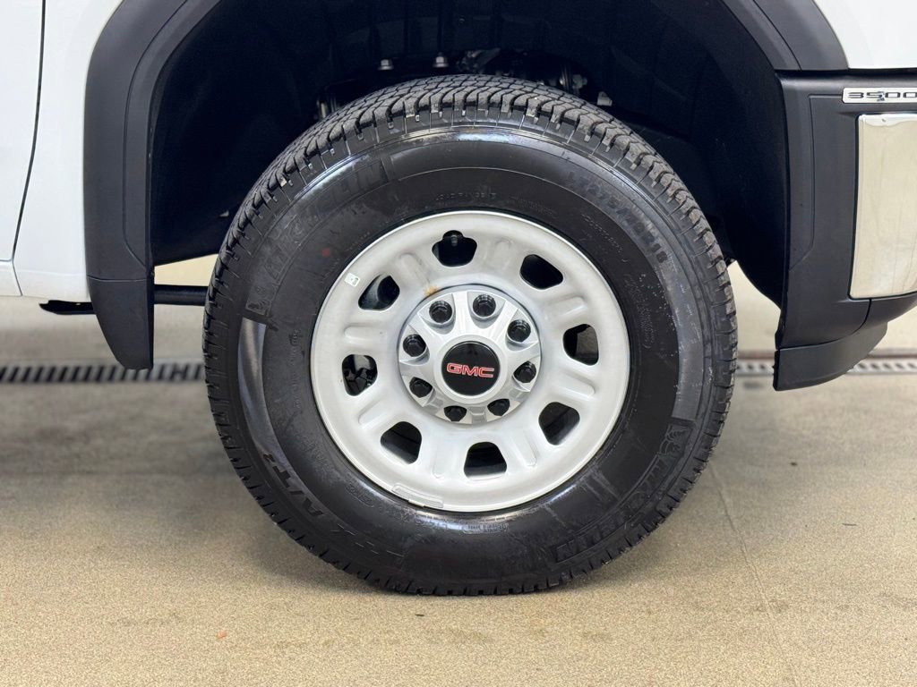 New 2025 GMC Sierra 3500 Pro image 4