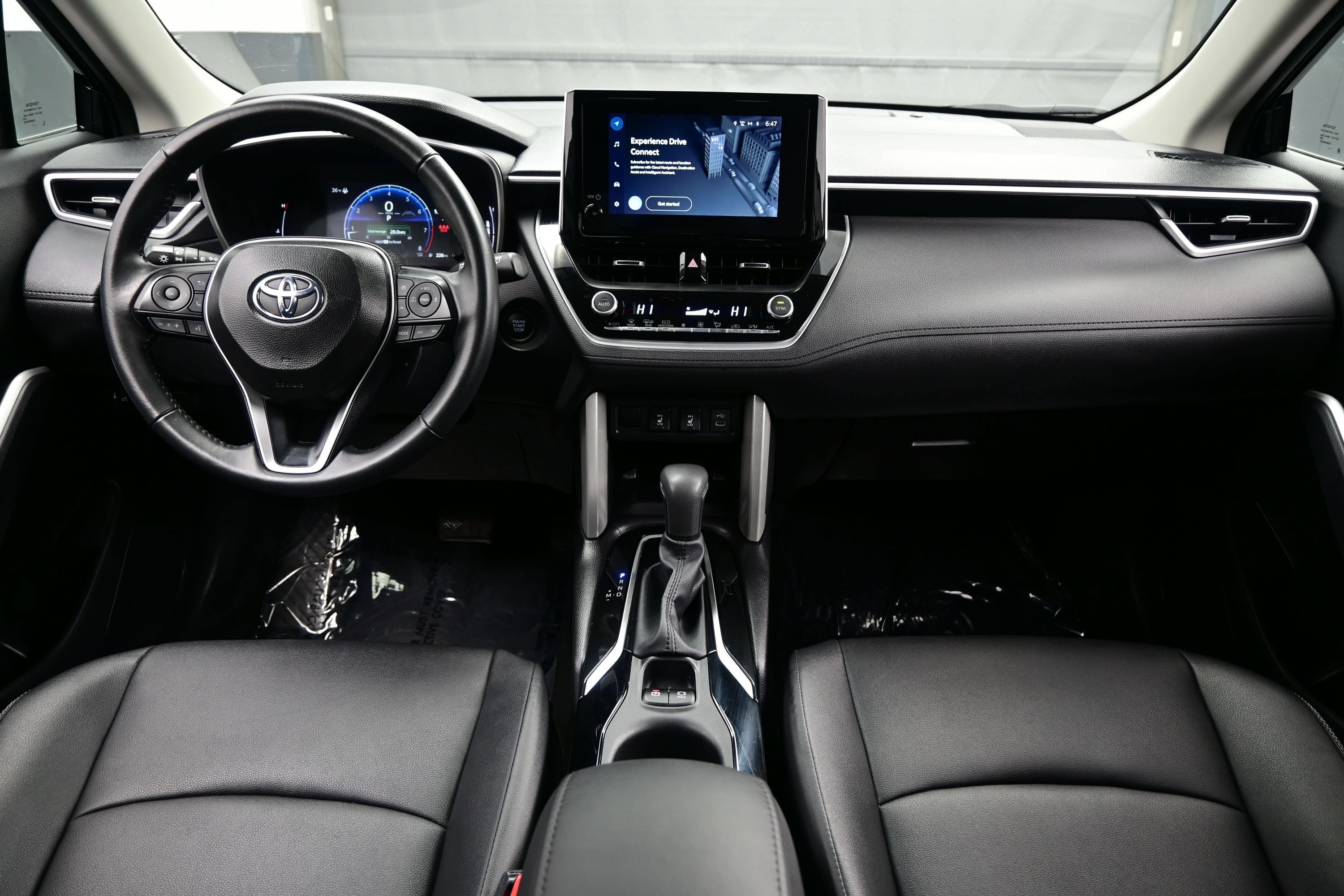 Used 2025 Toyota Corolla Cross XLE AWD/4WD image 17