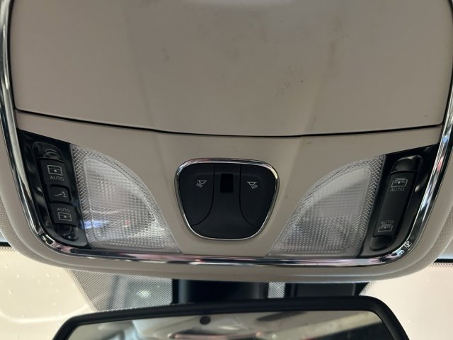 Used 2017 Jeep Cherokee Limited image 14