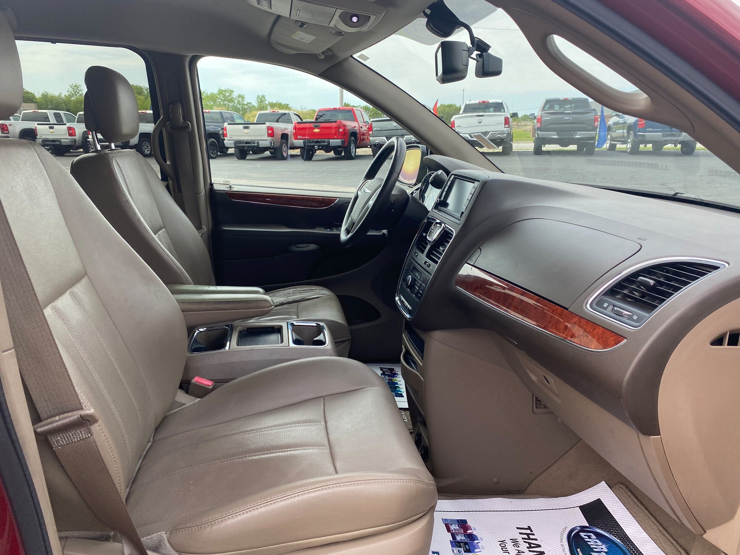 Used 2013 Chrysler Town & Country Touring-L w/ Driver Convenience Group FWD image 14