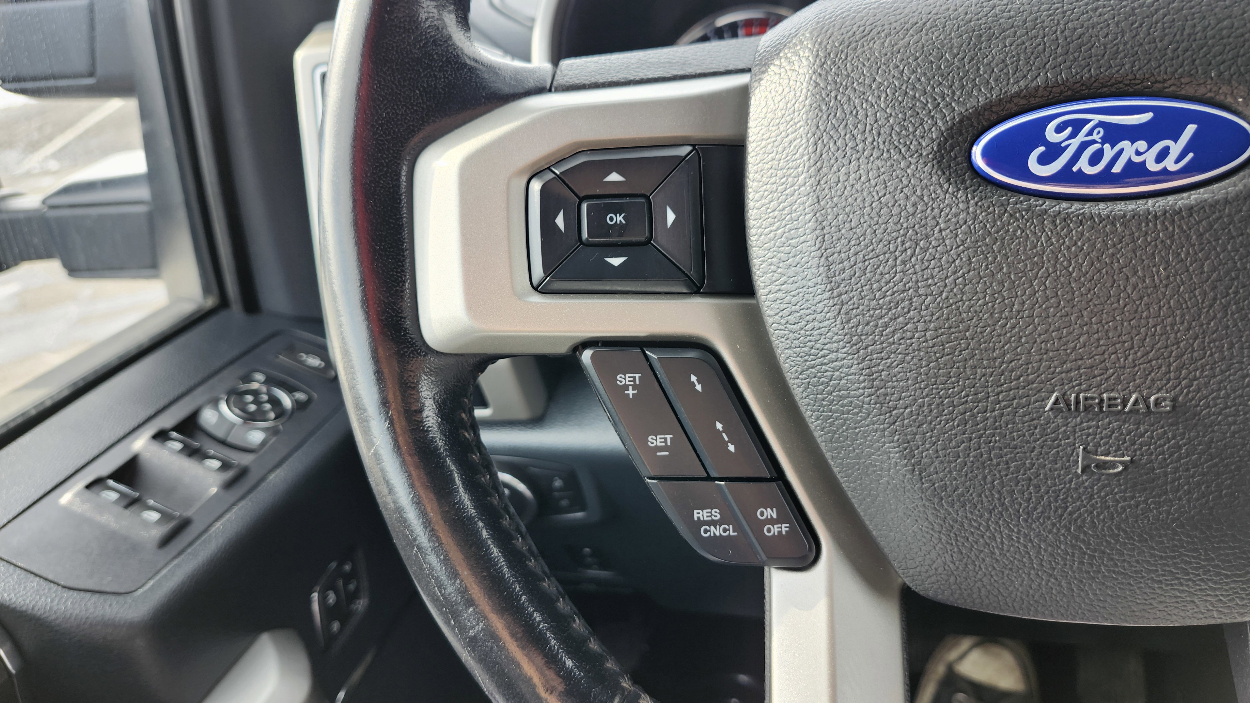 Used 2022 Ford F350 Lariat w/ Lariat Ultimate Package image 39