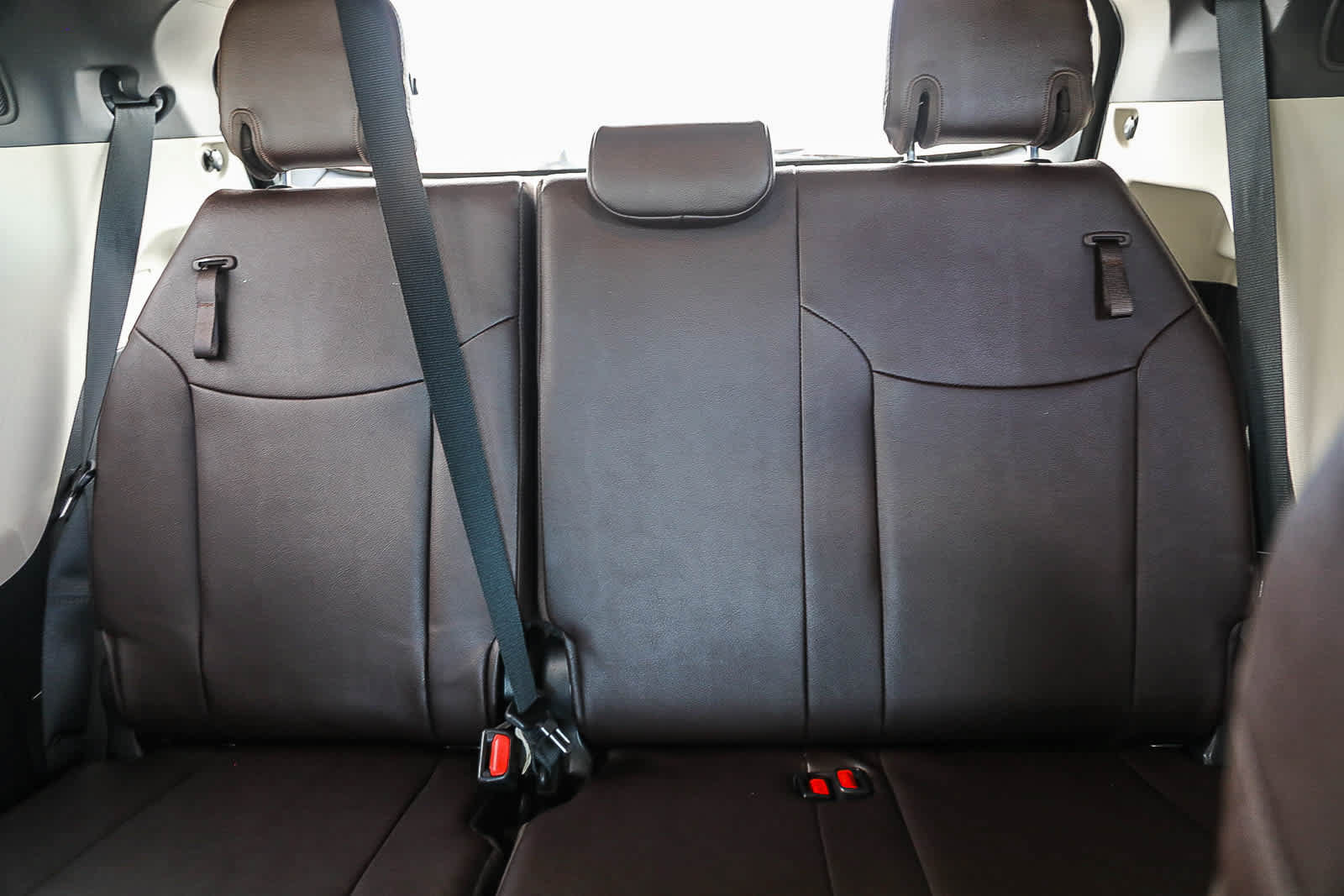 Used 2024 Toyota Sienna Platinum AWD/4WD image 19