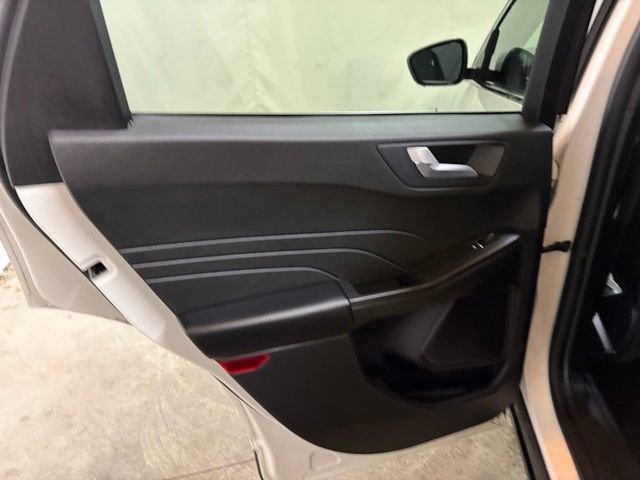 Used 2024 Ford Escape Platinum image 17