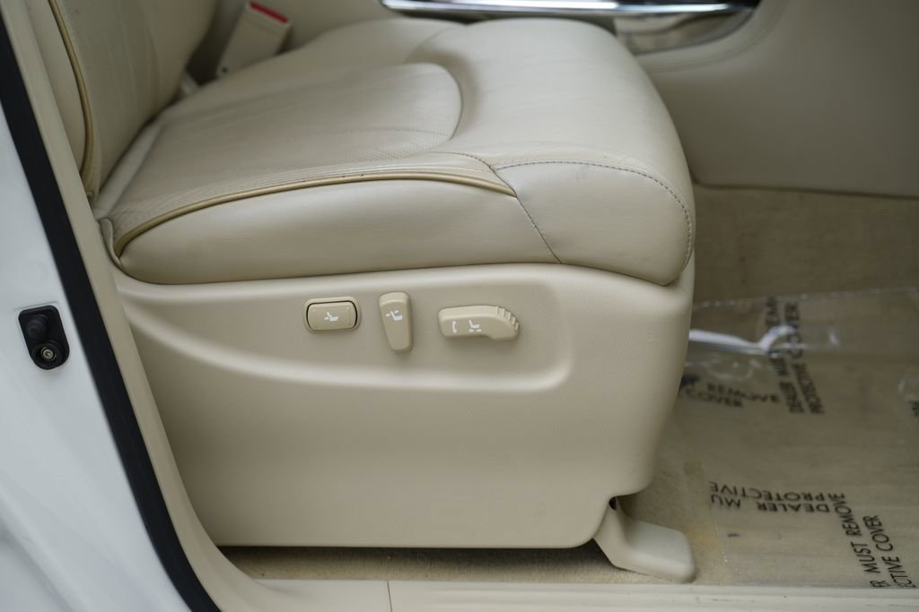 Used 2012 INFINITI QX56 4WD w/ Deluxe Touring Pkg image 34