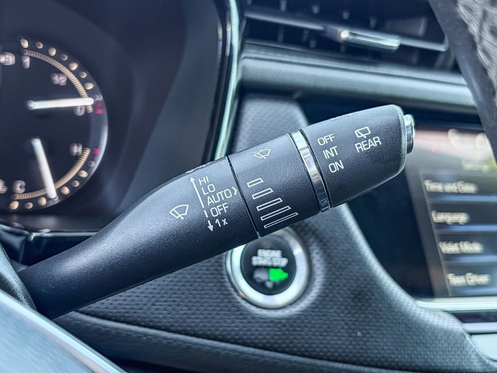 Used 2017 Cadillac XT5 Luxury w/ Driver Awareness Package image 50