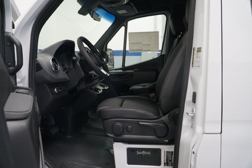 New 2026 Mercedes-Benz Sprinter 2500 image 9