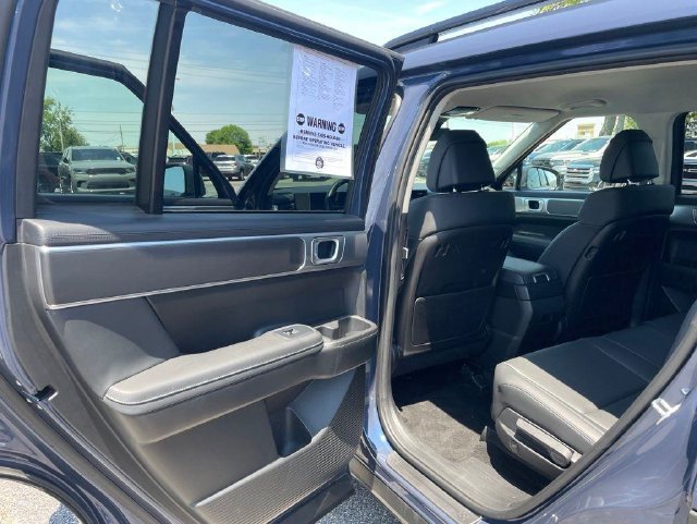 Used 2025 Hyundai Santa Fe SEL FWD image 29