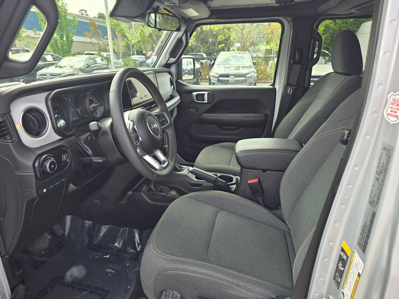 Used 2024 Jeep Wrangler Unlimited Sahara AWD/4WD image 22