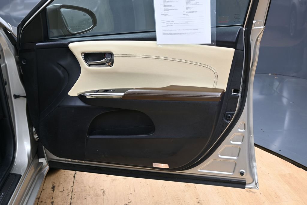 Used 2014 Toyota Avalon Limited image 36