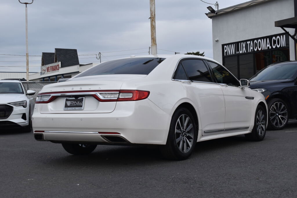 Used 2017 Lincoln Continental Premiere image 11