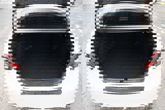 Used 2023 Toyota Camry SE image 12