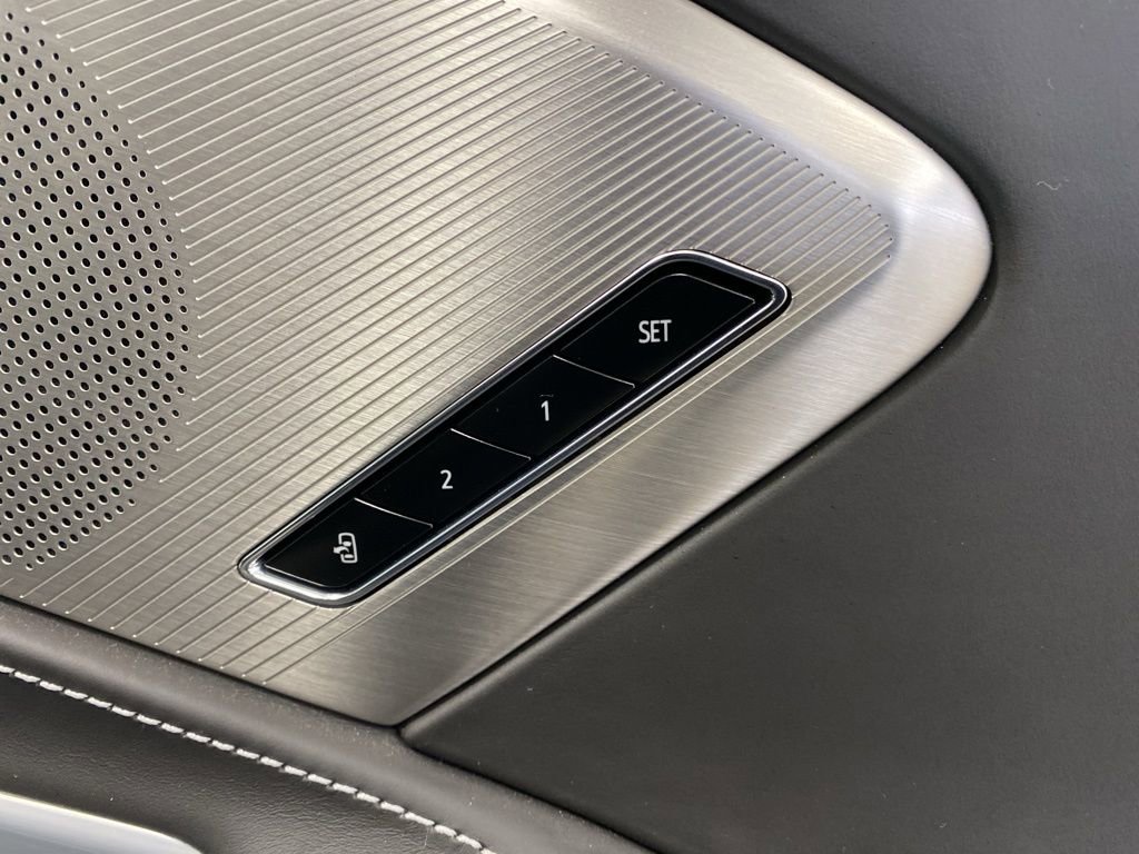 Certified 2022 Chevrolet Corvette Stingray Premium Conv w/ Z51 Performance Package RWD image 17