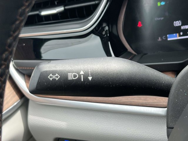 Certified 2022 Jeep Grand Cherokee Summit w/ Advanced Protech Group IV AWD/4WD image 25