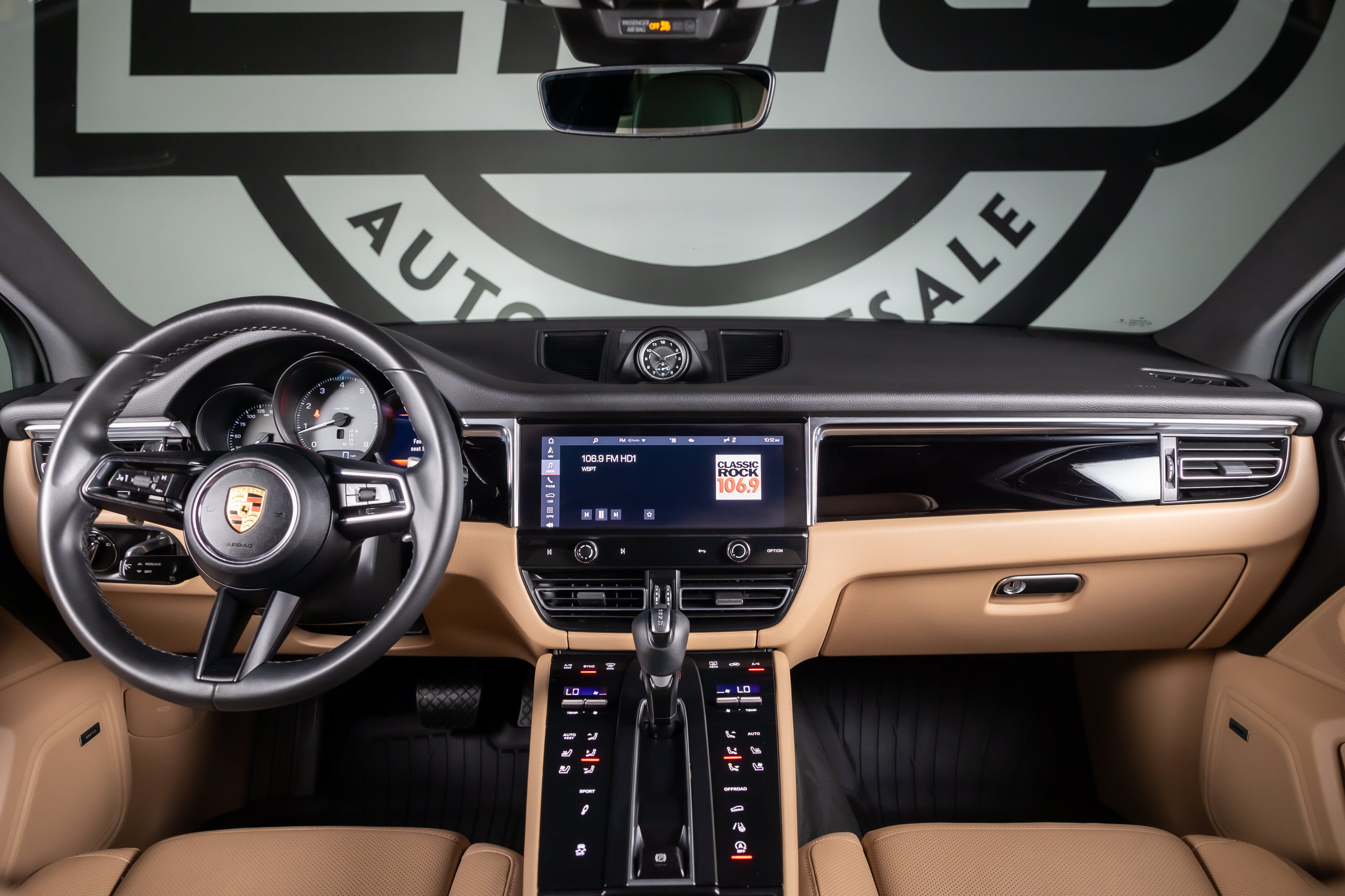 Used 2022 Porsche Macan S AWD/4WD image 3