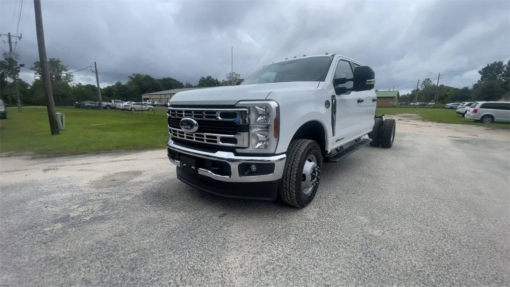New 2026 Ford F350 XL w/ XL Chrome Package image 4