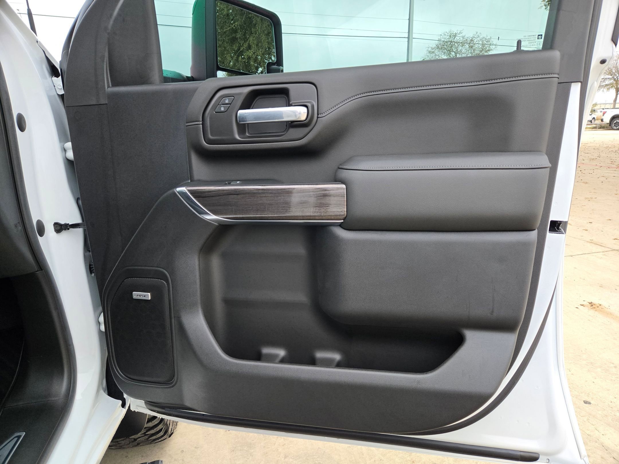 Certified 2022 Chevrolet Silverado 2500 LTZ w/ LTZ Plus Package image 31