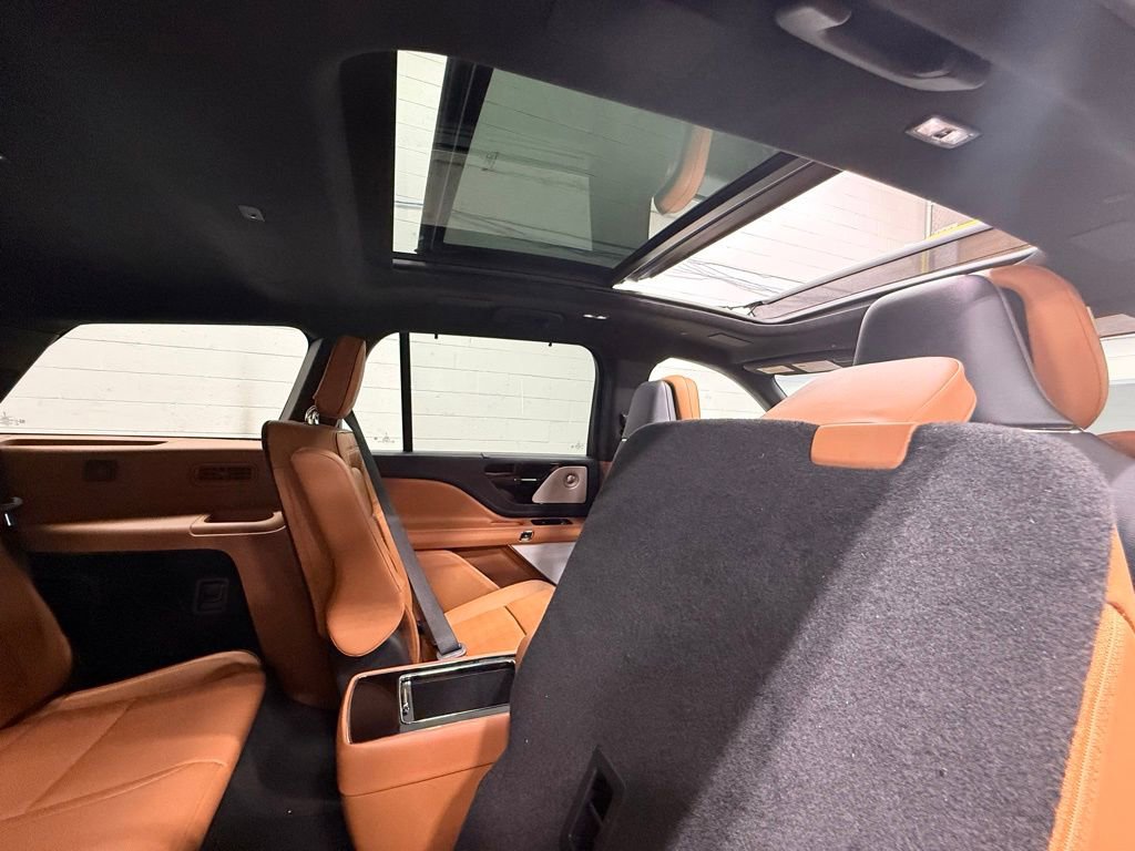 Used 2025 Lincoln Aviator Black Label image 53