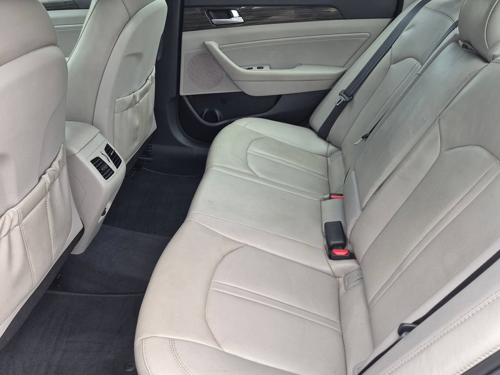 Used 2015 Hyundai Sonata Limited w/ Option Group 06 FWD image 28