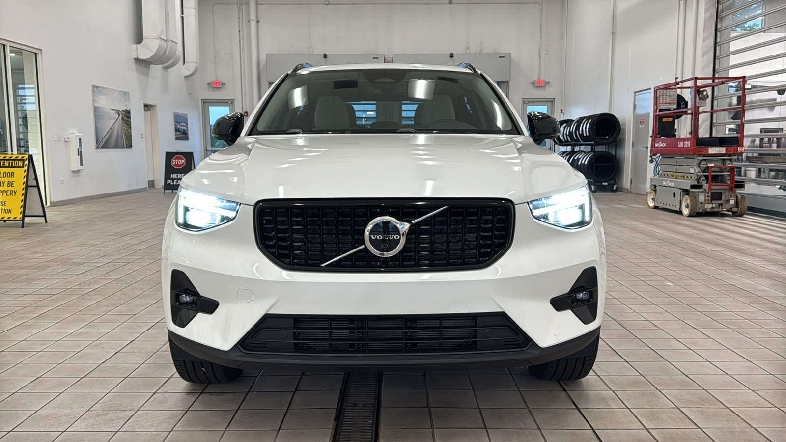 New 2026 Volvo XC40 B5 Ultra w/ Protection Package Premier AWD/4WD image 10