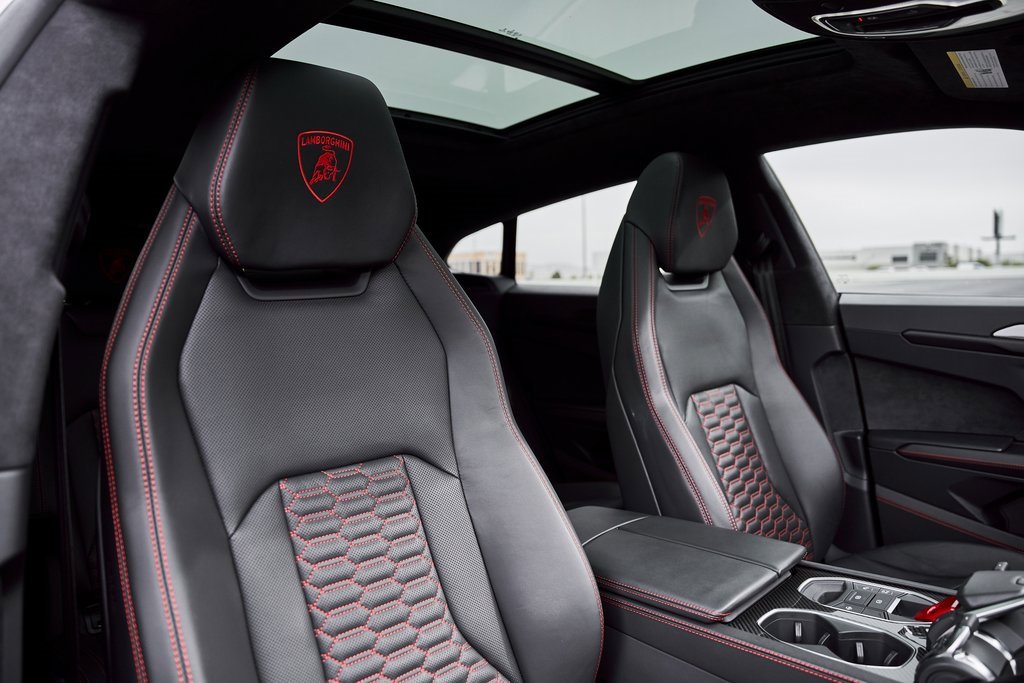 Used 2021 Lamborghini Urus image 44