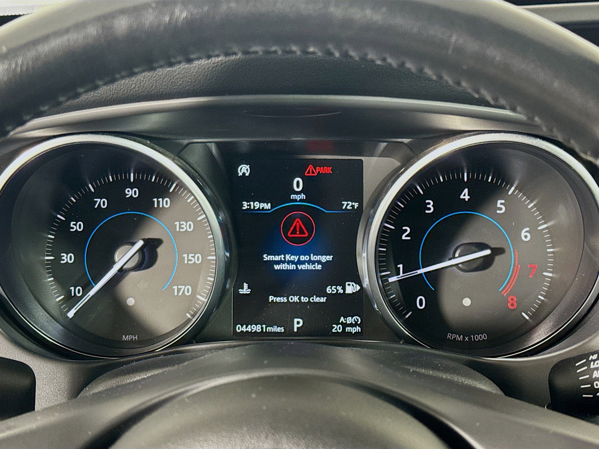 Used 2018 Jaguar XE Premium image 16