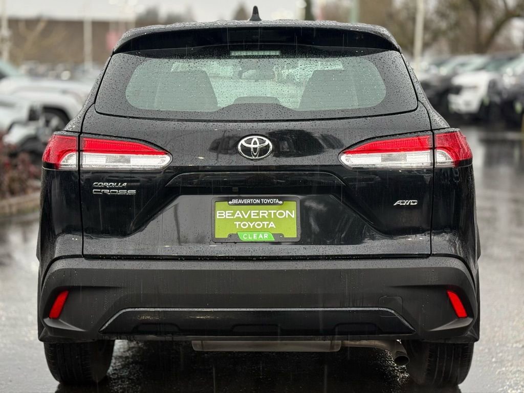 Used 2023 Toyota Corolla Cross L image 3