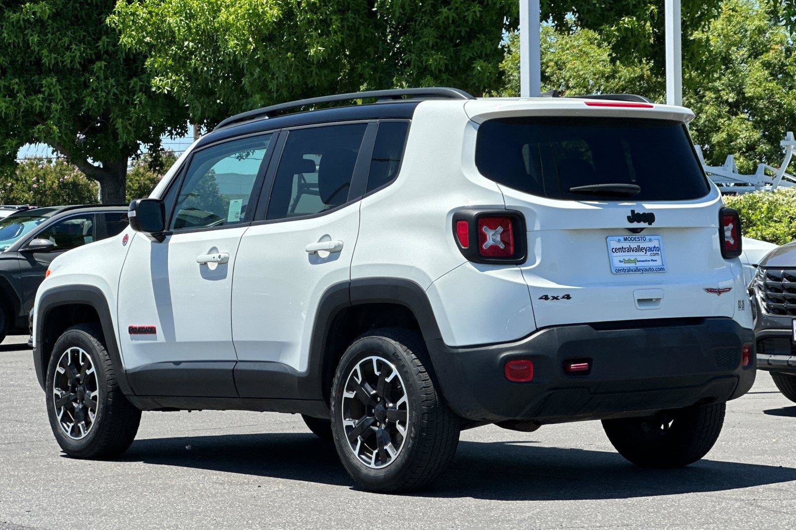 Certified 2023 Jeep Renegade Trailhawk AWD/4WD image 6