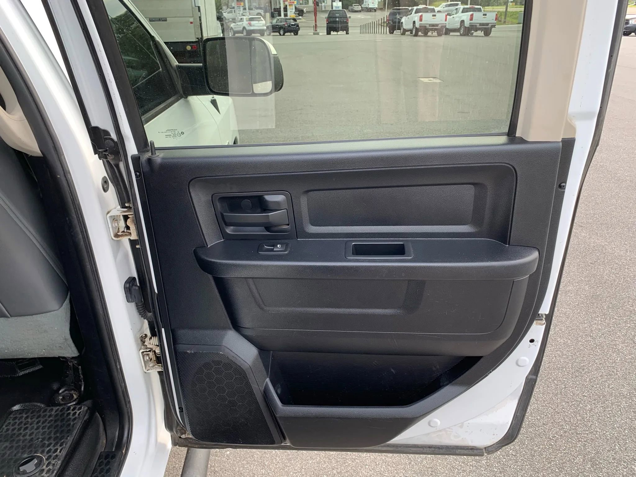 Used 2015 RAM 3500 Tradesman w/ Chrome Appearance Group image 30