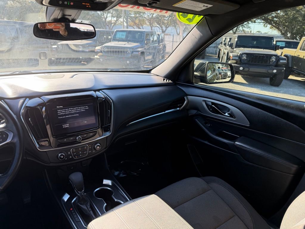 Used 2022 Chevrolet Traverse LT image 36