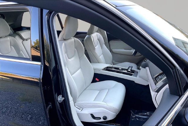 Used 2023 Volvo XC90 B6 Plus w/ Protection Package Premier AWD/4WD image 21