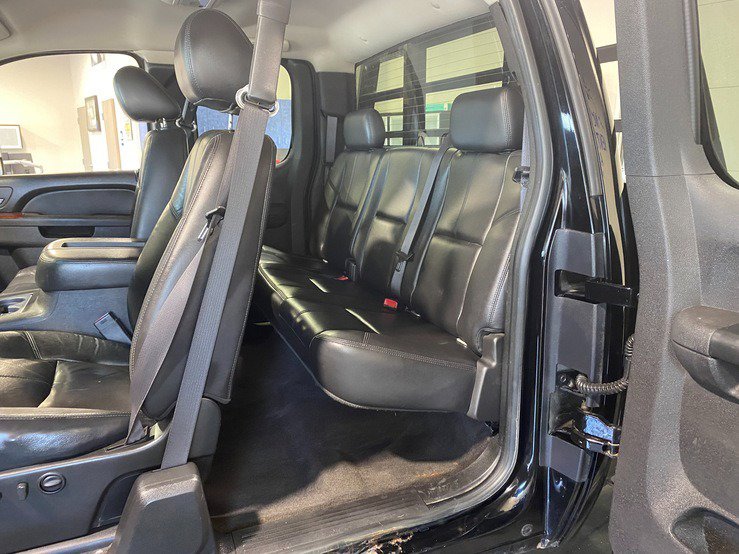 Used 2010 Chevrolet Silverado 2500 LTZ w/ LTZ Plus Package image 13