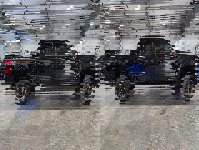 Used 2023 Ford F250 Lariat w/ Lariat Ultimate Package AWD/4WD image 2