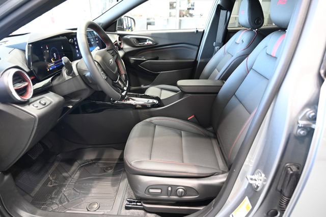 New 2026 Chevrolet Trax RS w/ Driver Confidence Package FWD image 9