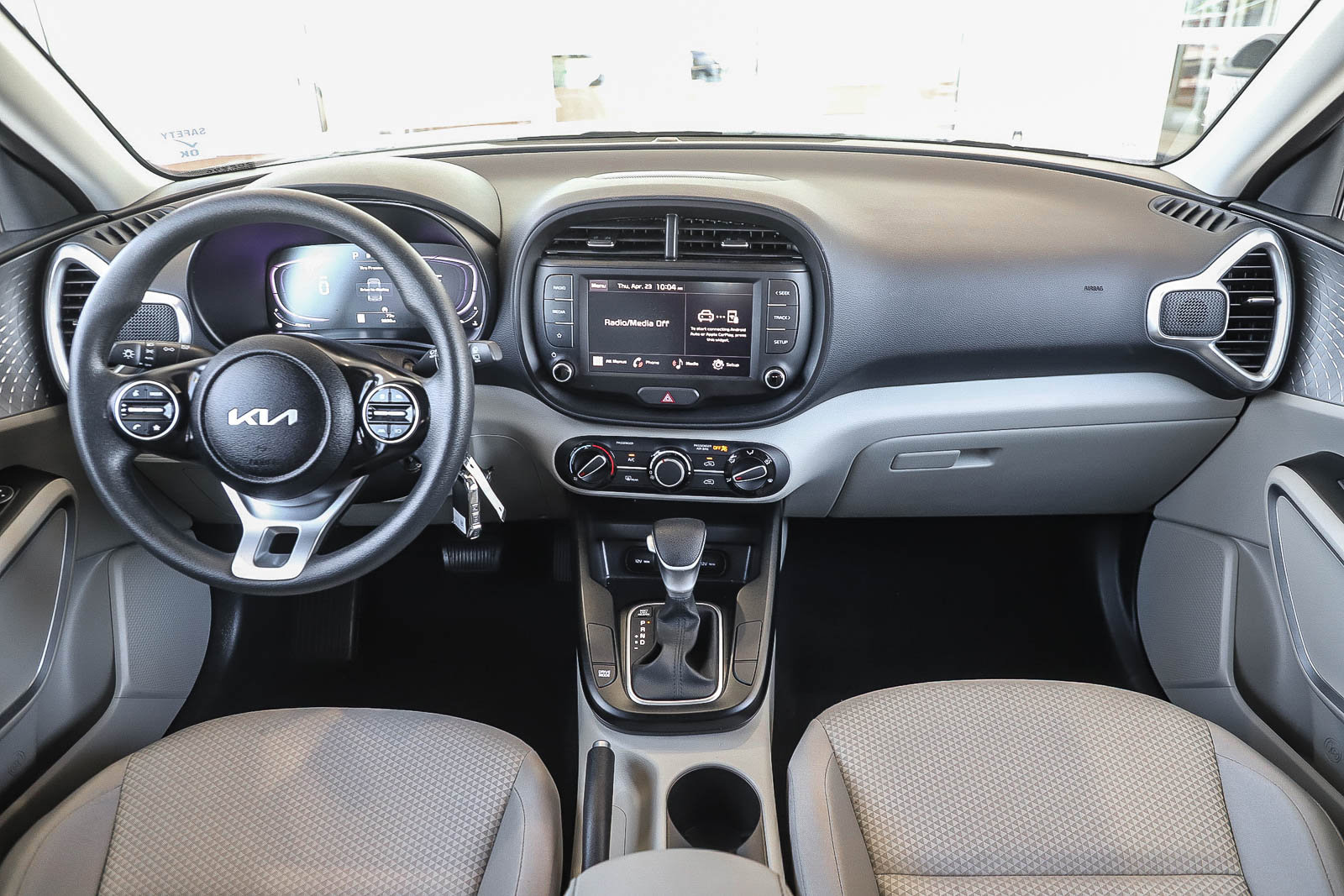 Used 2025 Kia Soul LX FWD image 14