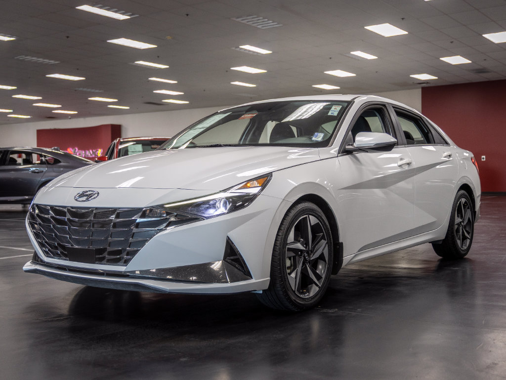 Used 2021 Hyundai Elantra SEL w/ Convenience + Premium Package FWD image 2