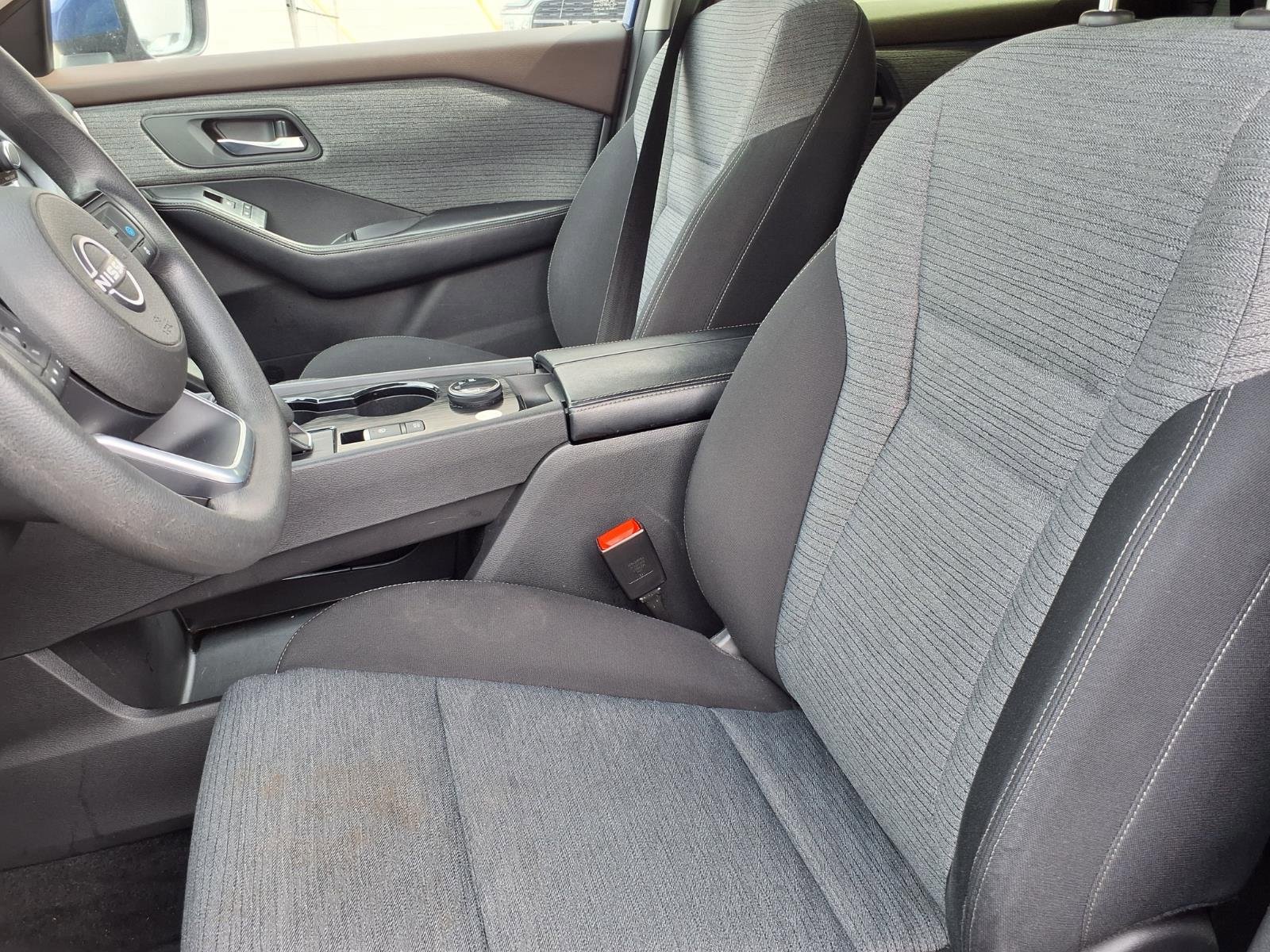 Used 2023 Nissan Rogue SV AWD/4WD image 3