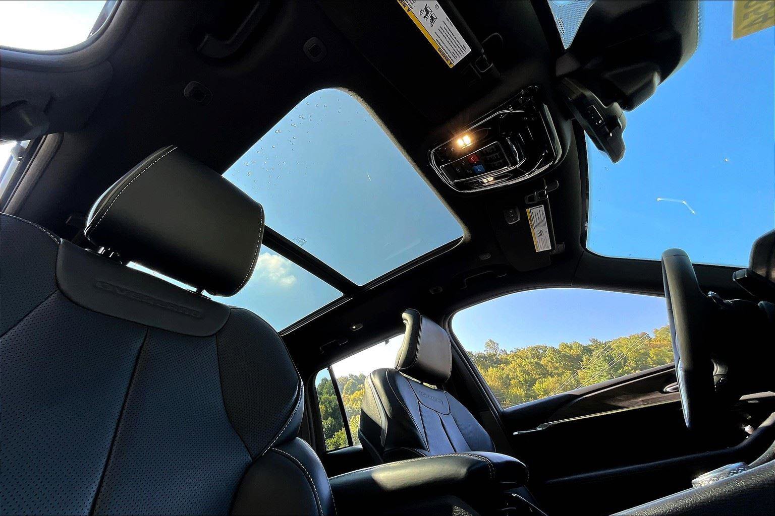 Used 2024 Jeep Grand Cherokee Overland w/ Luxury Tech Group IV image 23