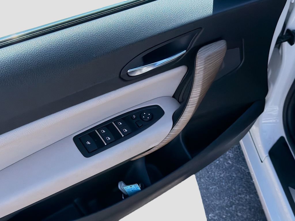 Used 2018 BMW 230i xDrive Convertible AWD/4WD image 21