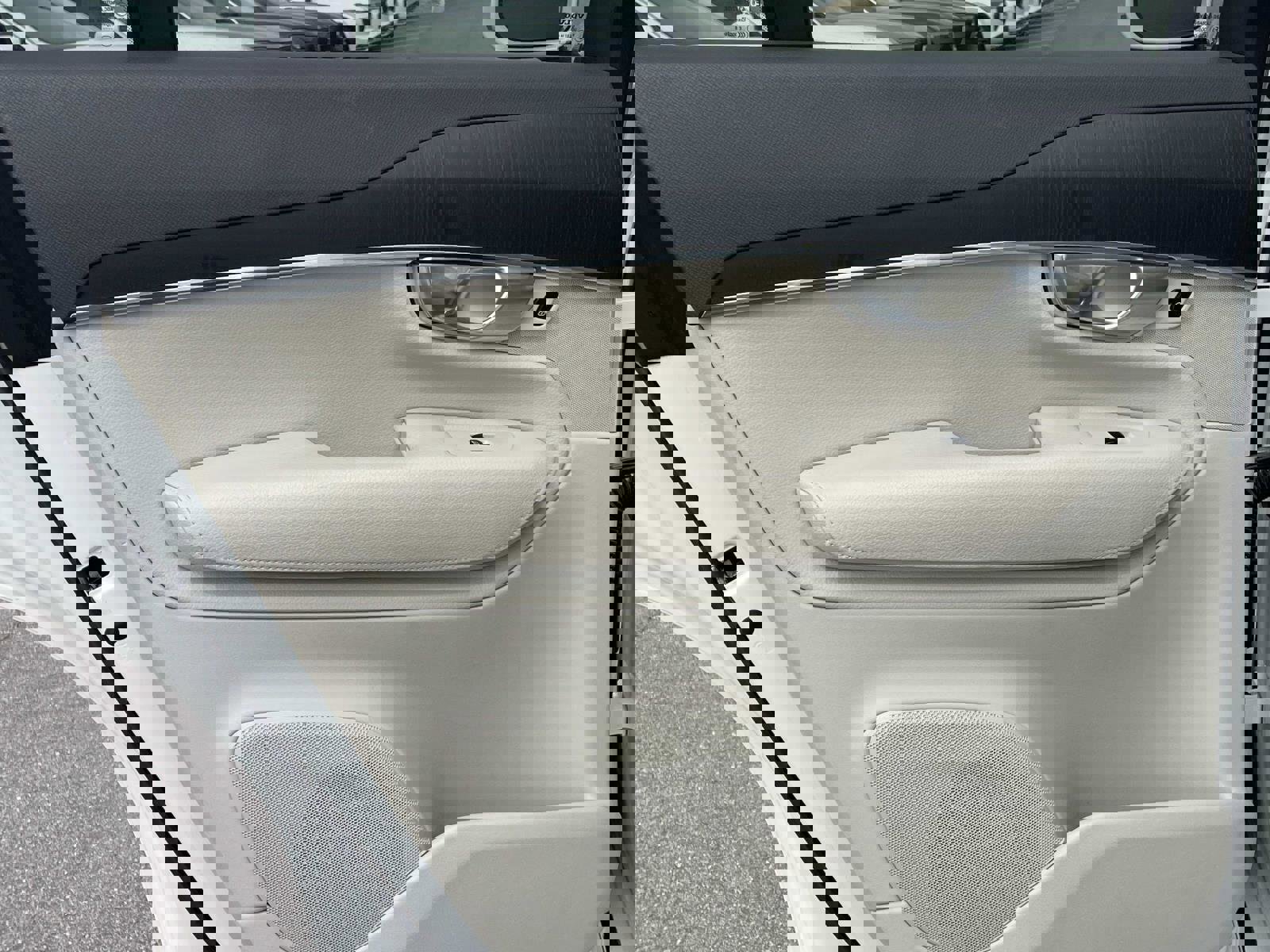 Used 2020 Volvo XC90 T6 Momentum image 11