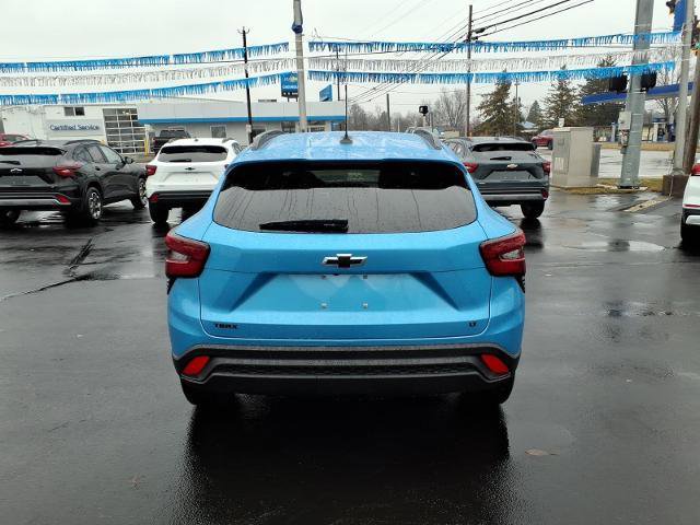 New 2026 Chevrolet Trax LT w/ Sunroof Package FWD image 4