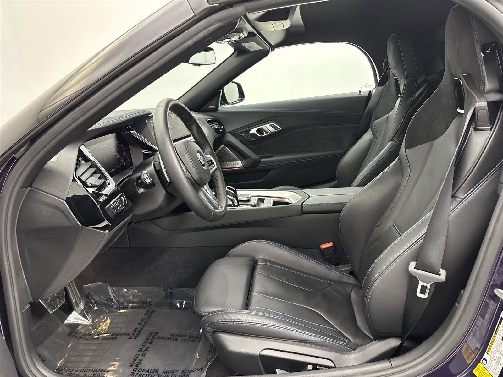 Used 2024 BMW Z4 M40i w/ Premium Package image 25