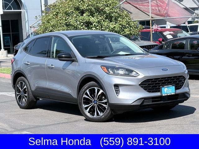 Used 2022 Ford Escape SE w/ SE Sport Appearance Package AWD/4WD image 2